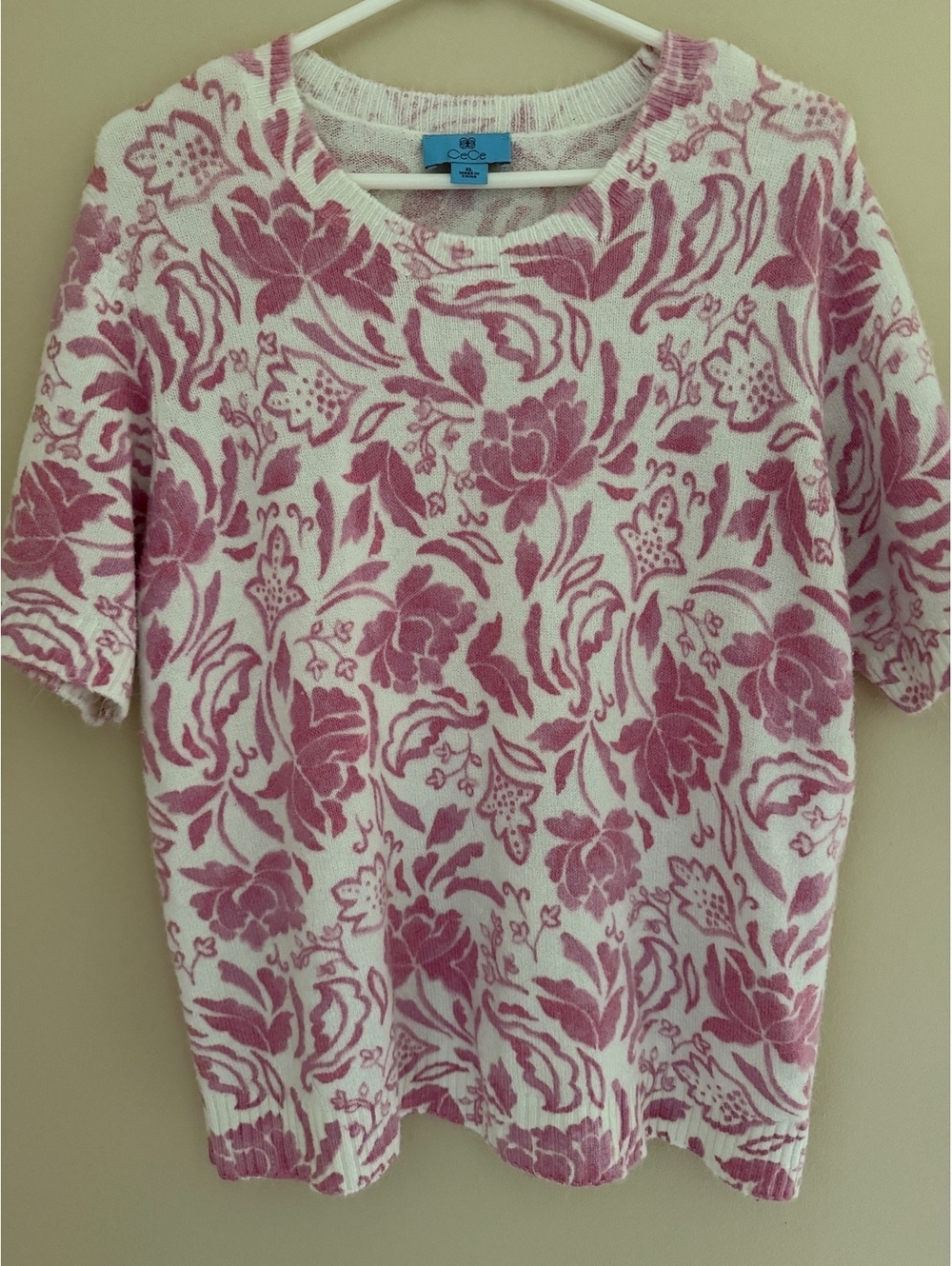 XL CeCe super soft pink/white sweater